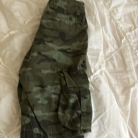 Gap Camo Shorts NWT - Picture 5 of 5